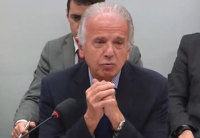 Imagem da noticia Múcio reclama da falta de "previsibilidade orçamentária" na Defesa: "Compramos sem ter certeza de que vamos pagar"
