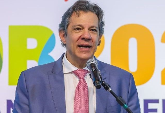 Imagem da noticia Haddad diz que decisão dos EUA sobre tarifa de 50% ao Brasil é política e cita família Bolsonaro