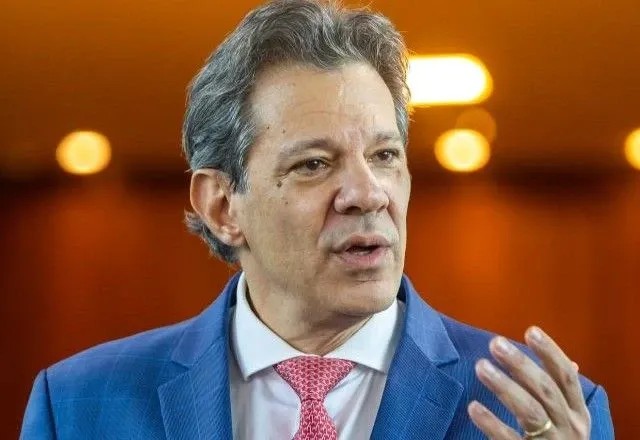 Imagem da noticia Isenção do IR: Haddad se reúne com Renan Calheiros para discutir projeto nesta terça (28)