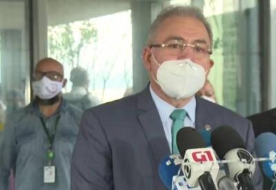 Queiroga nega compra de vacina Covaxin pelo governo e abandona entrevista Queiroga nega compra de vacina Covaxin pelo governo e abandona entrevista