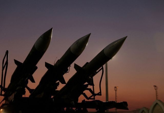 Imagem da noticia Irã promete atacar empresas de tecnologia dos EUA e cita Google, Meta e Apple; veja lista