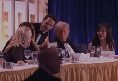 Trump é retirado às pressas após tiroteio em evento nos EUA Trump é retirado às pressas após tiroteio em evento nos EUA