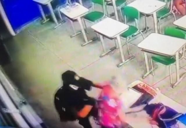Imagem da noticia Câmera registrou ataque de aluno à professora em escola de SP