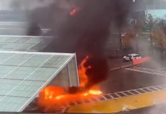Imagem da noticia Carro explode em posto de controle na fronteira dos EUA com Canadá