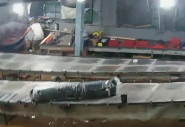 Imagem da noticia Vídeo registra momento em que estamparia é atingida por deslizamento em Petrópolis