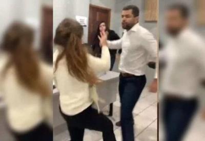 Procurador que espancou a chefe vira réu por tentativa de feminicídio Procurador que espancou a chefe vira réu por tentativa de feminicídio