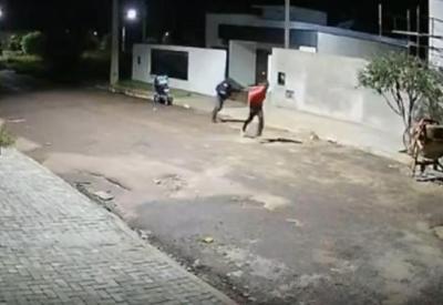 PM reage a assalto, troca tiros com bandidos e mata um PM reage a assalto, troca tiros com bandidos e mata um