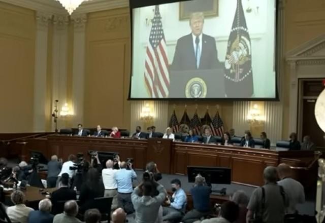Imagem da noticia Vídeo inédito mostra Trump se recusando a dizer "a eleição acabou"