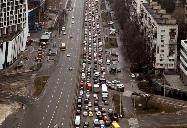 Imagem da noticia Moradores de Kiev correram para deixar a capital da Ucrânia