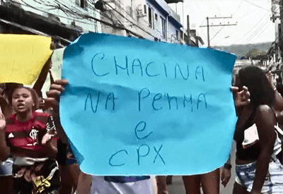 Moradores da Penha (RJ) protestam, chamam megaoperação de “chacina” e governo de "assassino" Moradores da Penha (RJ) protestam, chamam megaoperação de “chacina” e governo de "assassino"