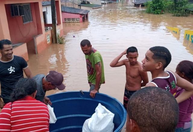 Imagem da noticia Pernambuco volta a sofrer com alagamentos e desabrigados após chuvas