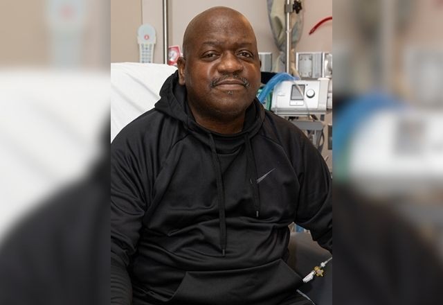 Imagem da noticia Primeiro homem a receber rim de porco morre dois meses após transplante nos EUA