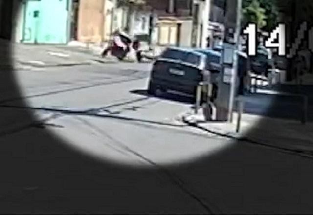 Imagem da noticia Adolescentes que distribuíam quentinhas sofrem abordagem violenta de PMs