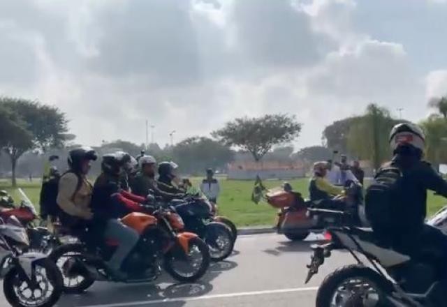 Imagem da noticia Bolsonaro participa de ato com motociclistas em São Paulo