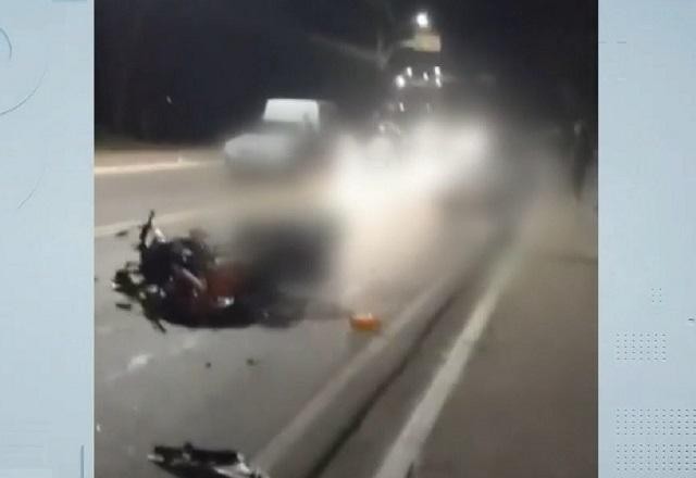 Imagem da noticia Três pessoas em moto morrem em colisão com ônibus em SP