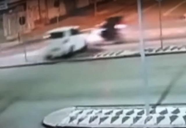 Imagem da noticia Motorista que atropelou motoboy em Curitiba (PR) é presa