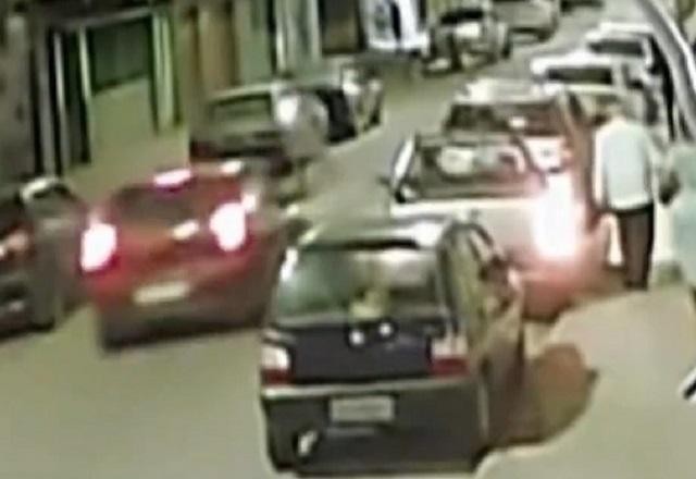 Imagem da noticia Motorista com suspeita de dirigir embriagado atropela e mata idosa