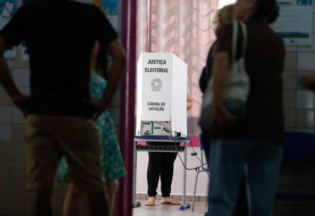 Imagem da noticia Eleições 2024: Acompanhe ao vivo no SBT News a apuração e a reação dos candidatos