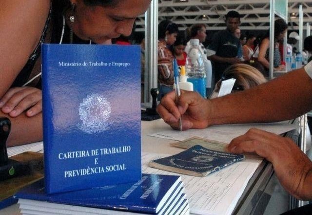 Imagem da noticia Fim do carnaval: busca por emprego aumenta até 70% em centros de recrutamento