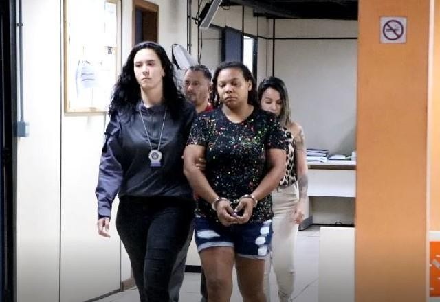 Imagem da noticia Mulher é presa suspeita de prostituir três filhas menores de idade
