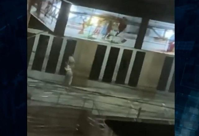 Imagem da noticia SP: mulher atira pedras e destrói igreja durante a madrugada