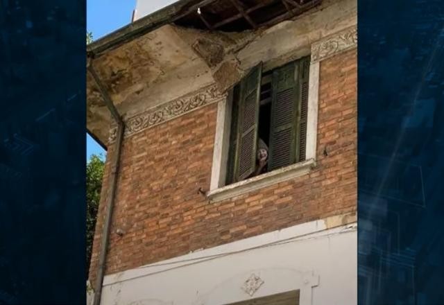 Imagem da noticia Mistério: mulher mora em casa abandonada em bairro rico de São Paulo