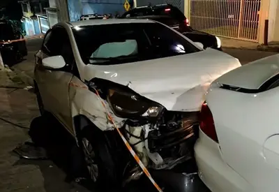 Mulher é perseguida e atropelada por ex-namorado em tentativa de feminicídio em São Paulo Mulher é perseguida e atropelada por ex-namorado em tentativa de feminicídio em São Paulo