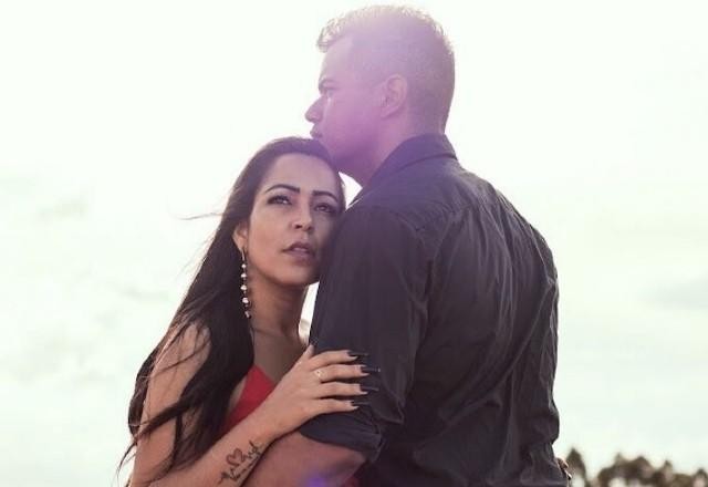 Imagem da noticia Mulher flagrada em ato sexual com morador de rua fala pela 1ª vez sobre caso