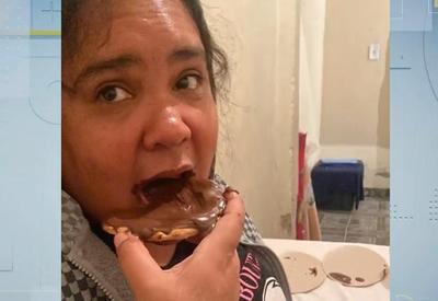 Justiça solta mulher que se passava por criança autista para aplicar golpes Justiça solta mulher que se passava por criança autista para aplicar golpes