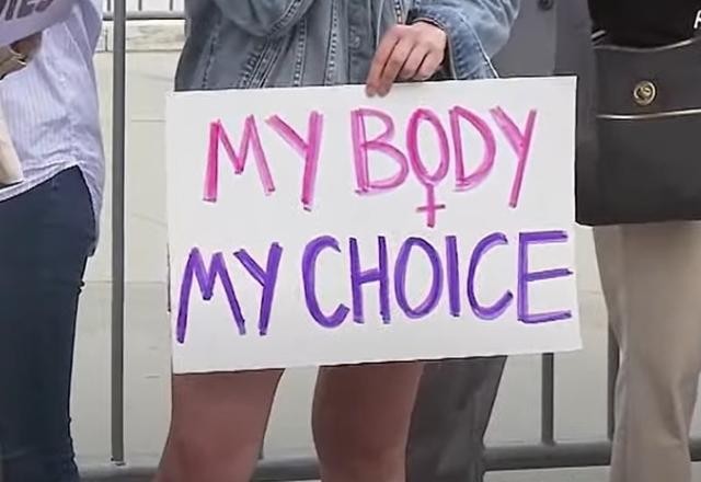 Imagem da noticia Pesquisas apontam que mais da metade da população dos EUA é a favor do aborto