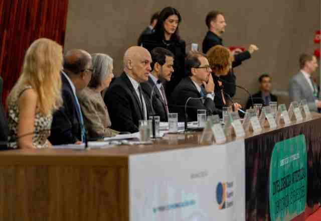 Imagem da noticia Inteligência artificial é "anabolizante para fake news", diz Alexandre de Moraes