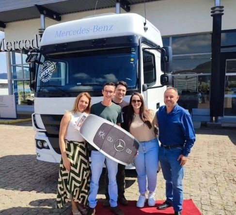 Imagem da noticia Do meme à realidade: Narrador do vídeo ‘taca-lê pau nesse carrinho’ compra caminhão