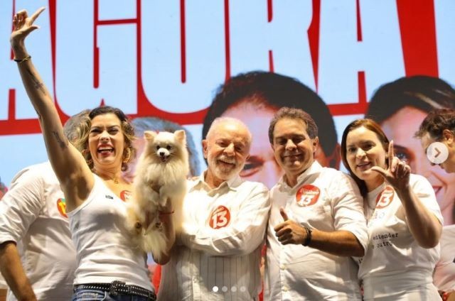 Imagem da noticia Cachorrinha Marrion vira a casaca e 'elege' novo prefeito de Fortaleza; entenda
