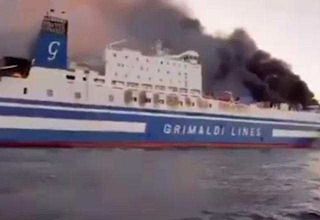 Imagem da noticia Navio que transportava 290 passageiros é atingido por incêndio na Grécia