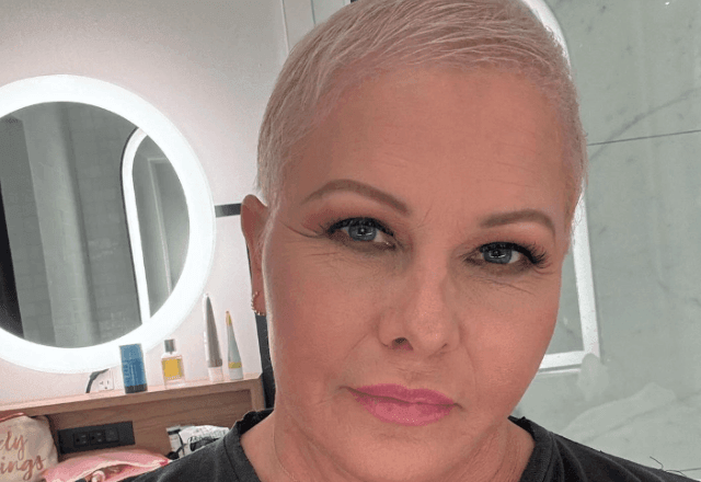 Imagem da noticia Atriz Nicole Eggert diz que confundiu sintomas de câncer de mama com os da menopausa; entenda