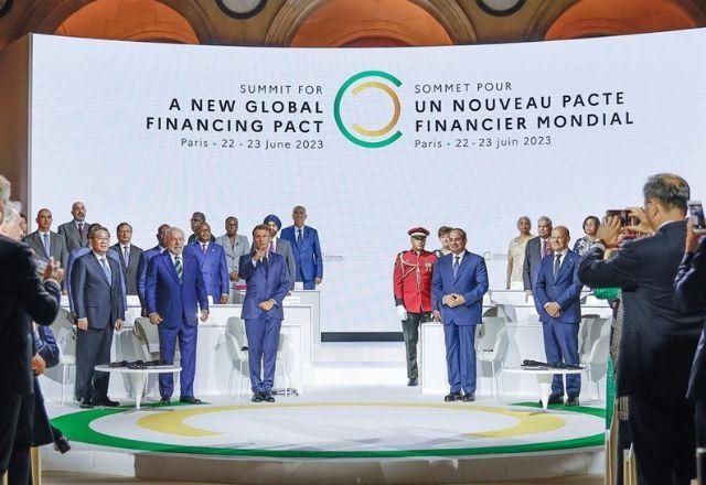 Imagem da noticia Na França, Lula critica desigualdade e cobra organizações internacionais