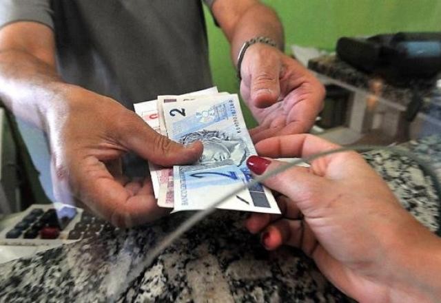 Imagem da noticia Número de endividados no Brasil supera os 65 milhões, diz Serasa