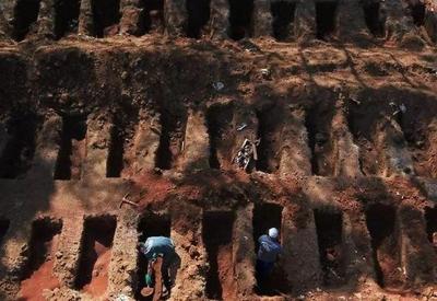 Covid-19 é responsável por um terço das mortes registradas em cartório no país Covid-19 é responsável por um terço das mortes registradas em cartório no país