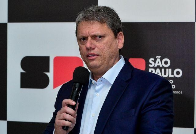 Imagem da noticia Tarcísio volta atrás e diz que vai comprar mais câmeras corporais para a PM
