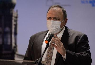 Pazuello admite que Bolsonaro quer "reorganizar" Ministério da Saúde Pazuello admite que Bolsonaro quer "reorganizar" Ministério da Saúde