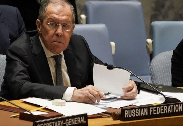 Imagem da noticia Rússia nega visita consular a jornalista americano preso