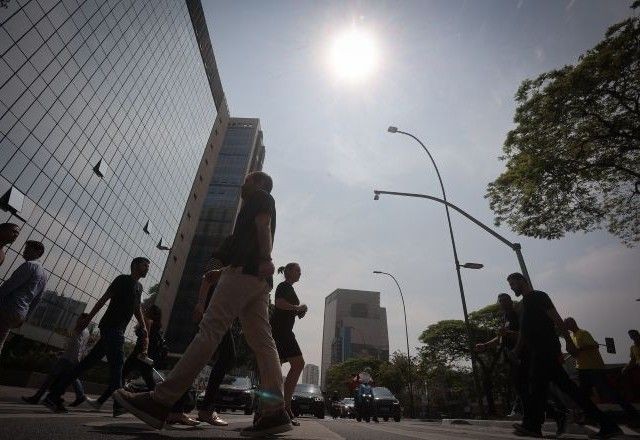 Imagem da noticia Defesa Civil emite alerta: tempo seco aumenta risco de incêndios e provoca mudanças bruscas de temperatura em SP