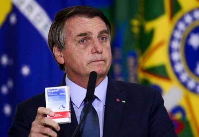 "Não vou tomar nenhuma vacina", afirma Bolsonaro "Não vou tomar nenhuma vacina", afirma Bolsonaro