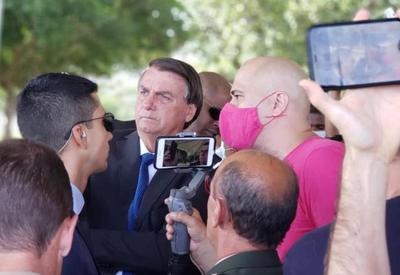 Bolsonaro cogita derrubar decreto que prejudica fretamento de ônibus Bolsonaro cogita derrubar decreto que prejudica fretamento de ônibus