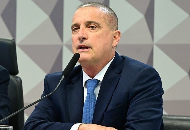 Imagem da noticia CPMI do INSS: ex-ministro de Bolsonaro admite ter recebido doação de investigado, mas nega conhecê-lo