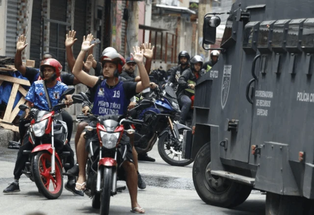 Imagem da noticia ONGs criticam atuação de Castro e classificam operação no Rio como "matança produzida pelo Estado"