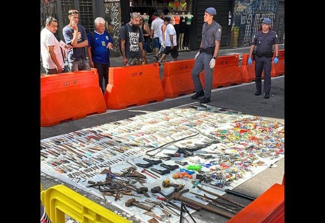 Imagem da noticia Facas, estiletes e marretas: Polícia apreende mil armas brancas na Cracolândia