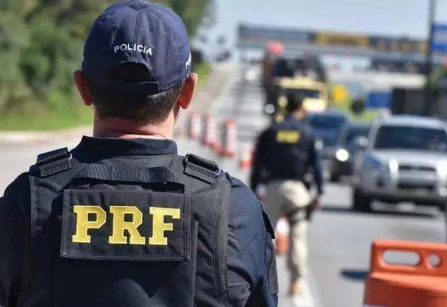 Imagem da noticia Ministro da Justiça e chefe da PRF do governo Bolsonaro são indiciados pela PF por blitze no 2º turno