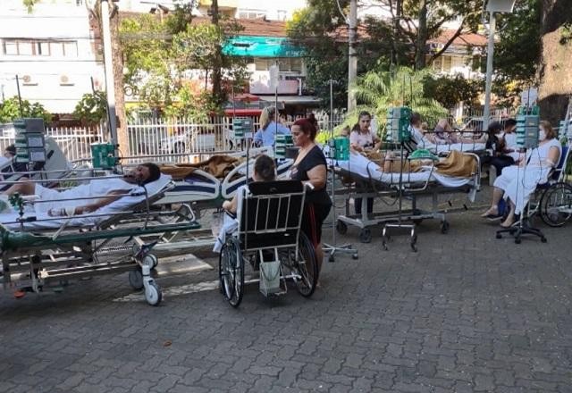 Imagem da noticia RS: pacientes são removidos de hospital durante incêndio
