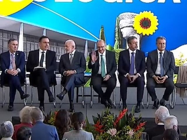 Imagem da noticia Lula comemora novo encontro dos Três Poderes: “Saberão se respeitar”